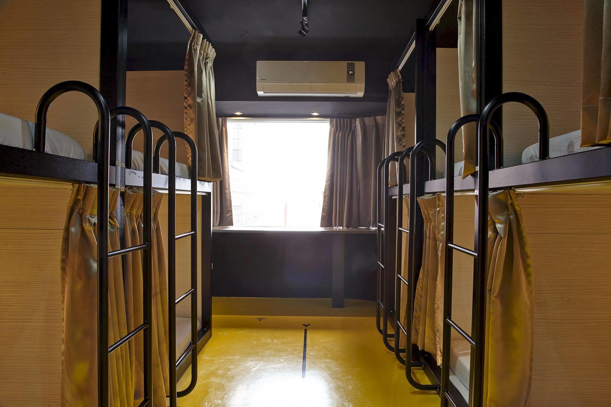 Here X There Hostel Taipei Main Station Экстерьер фото